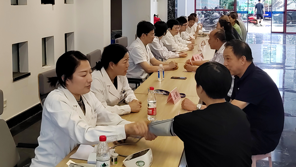 浙江醫(yī)院支部、浙大玉泉支部聯(lián)合赴長(zhǎng)興開(kāi)展活動(dòng)助力鄉(xiāng)村振興